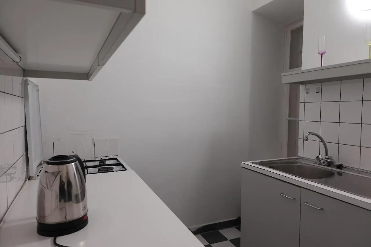Comfortable Apartment In Central فيينا